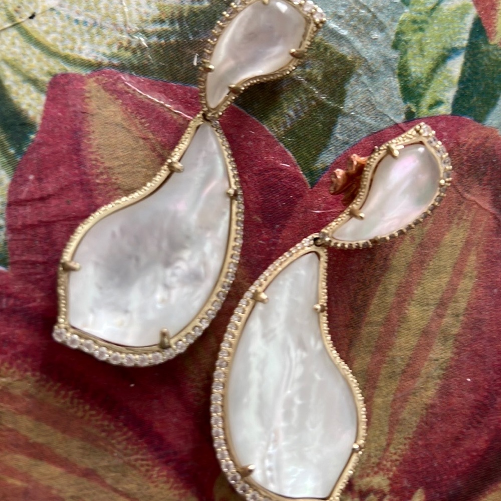 Kendra S Statement Earring. - image 1